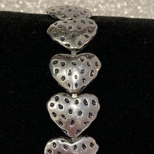 NWOT - Pewter Coloured Stretch Textured Heart Bracelet